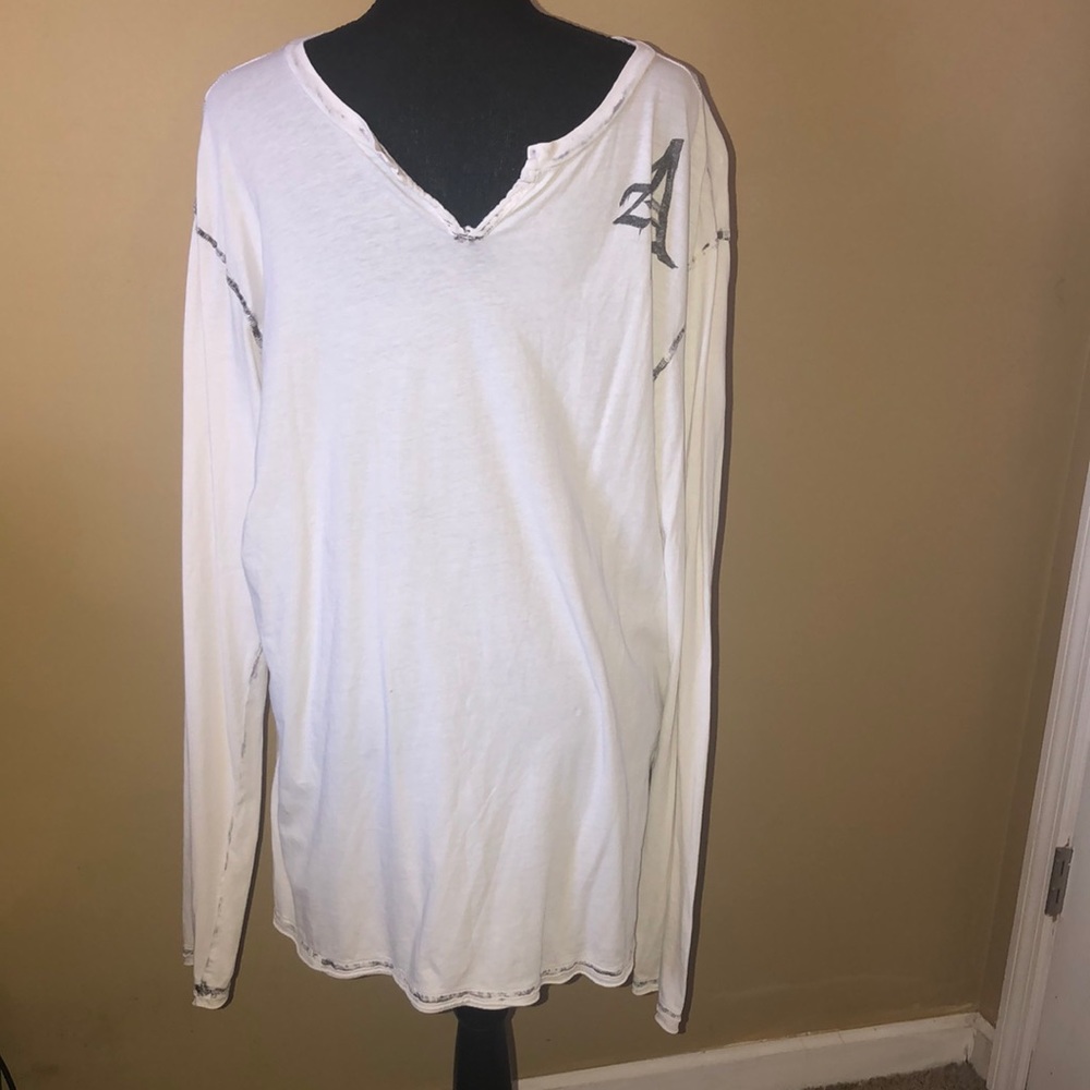 Buckles T-shirt